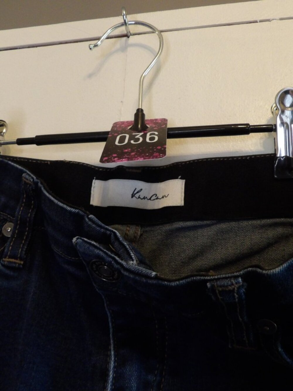 KanCan, dark washed Skinny Jeans (Women's 9/28) - Picture 5 of 6